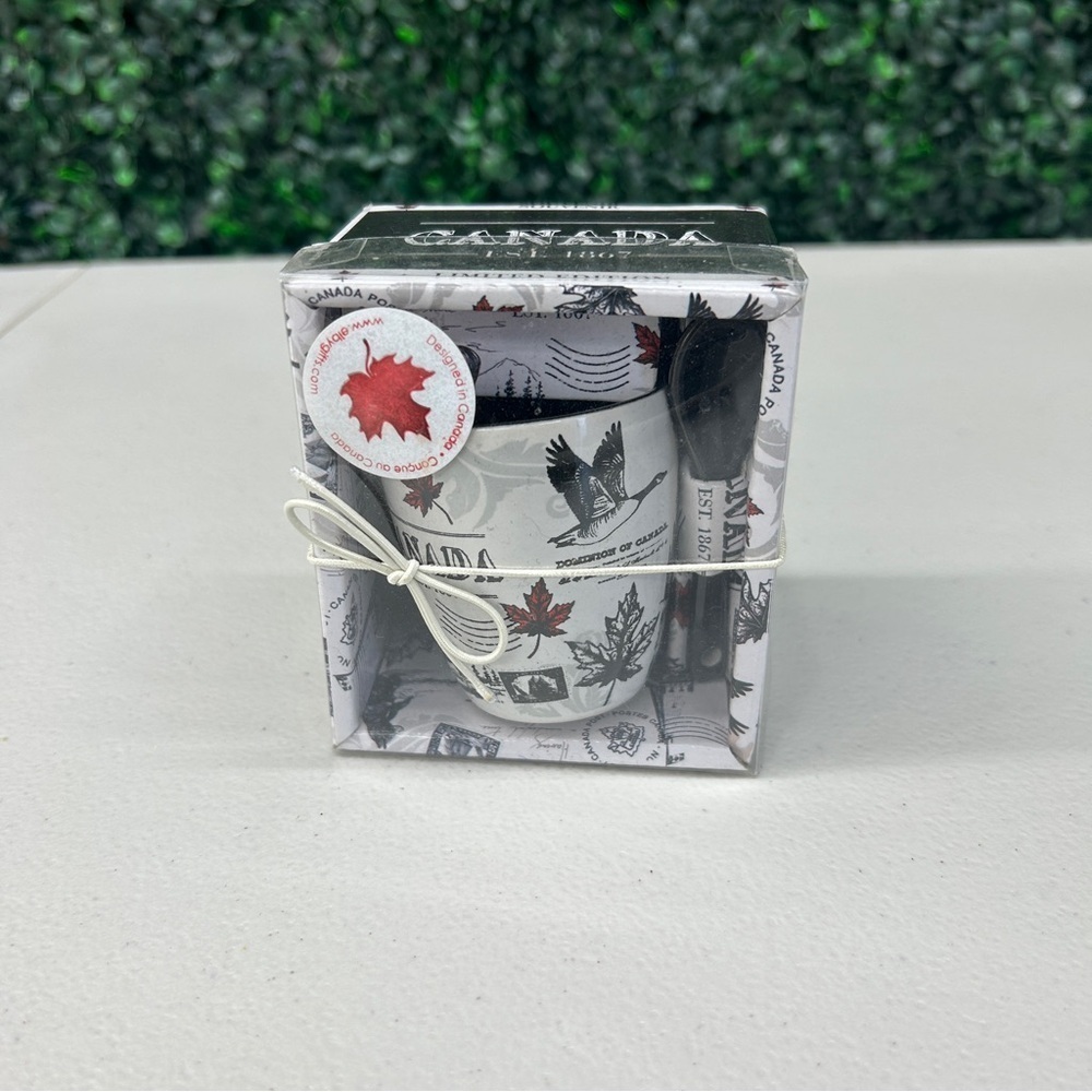 Canada Souvenir Mug with Maple Leaf Design
